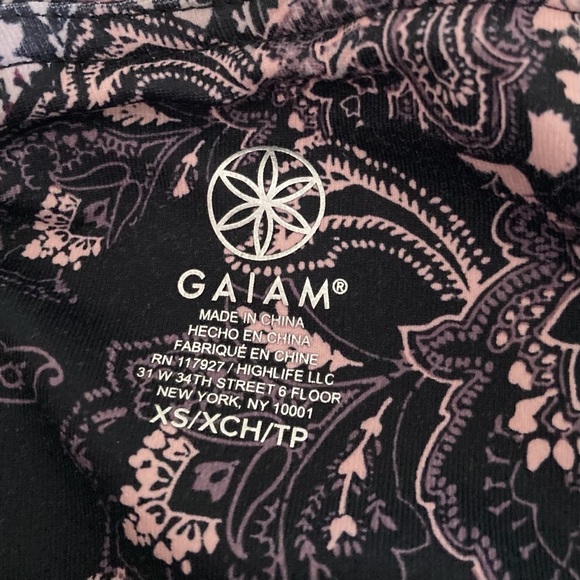 Gaiam workout/yoga set - Picture 3 of 6